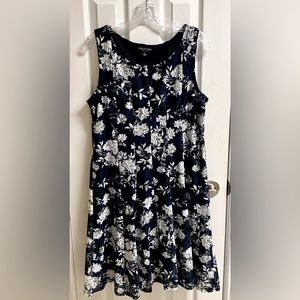 Perceptions women’s A-line midi dress. Size PL